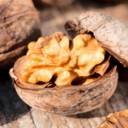 What happens when you eat a handful of walnuts daily? 